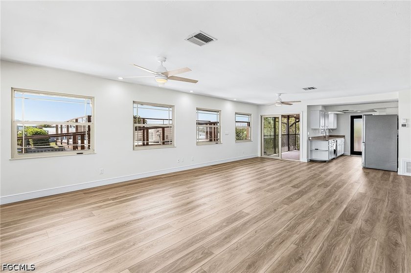 Rare opportunity to own a DIRECT GULF ACCESS waterfront pool - photo 12