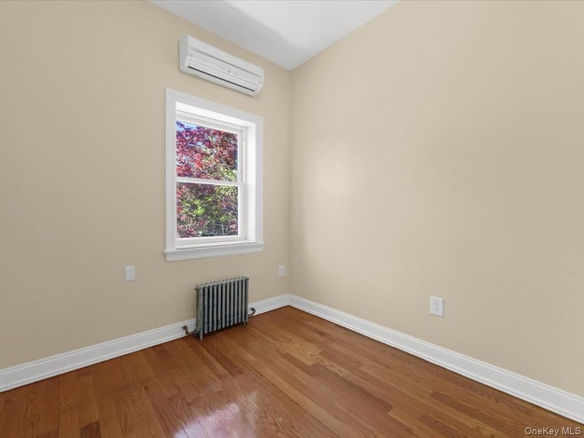 First time on the market. Move-in ready brick single-family home - photo 17