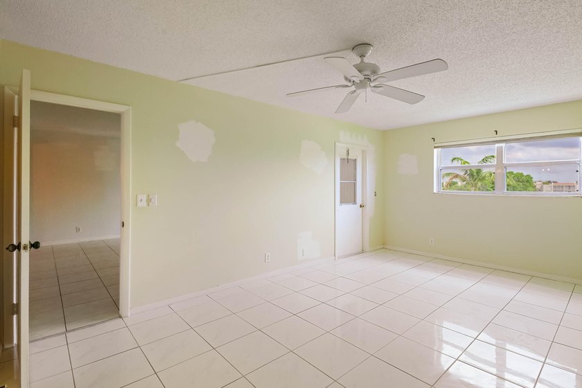 YOUR CHANCE TO BUY AT THE RIGHT PRICE &amp; REFRESH WITH YOUR OWN - photo 12