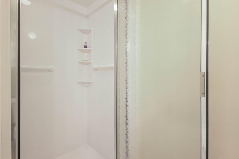 YOUR CHANCE TO BUY AT THE RIGHT PRICE &amp; REFRESH WITH YOUR OWN - photo 14
