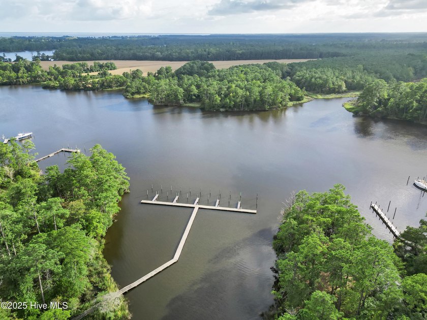 Located in The Cloisters, a waterfront community approximately - photo 15