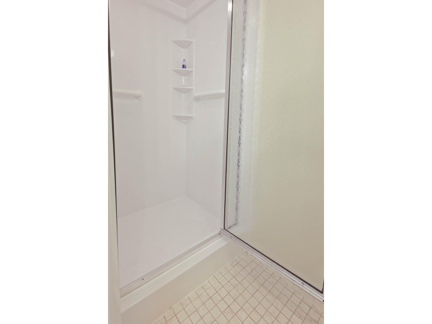 YOUR CHANCE TO BUY AT THE RIGHT PRICE &amp; REFRESH WITH YOUR OWN - photo 15