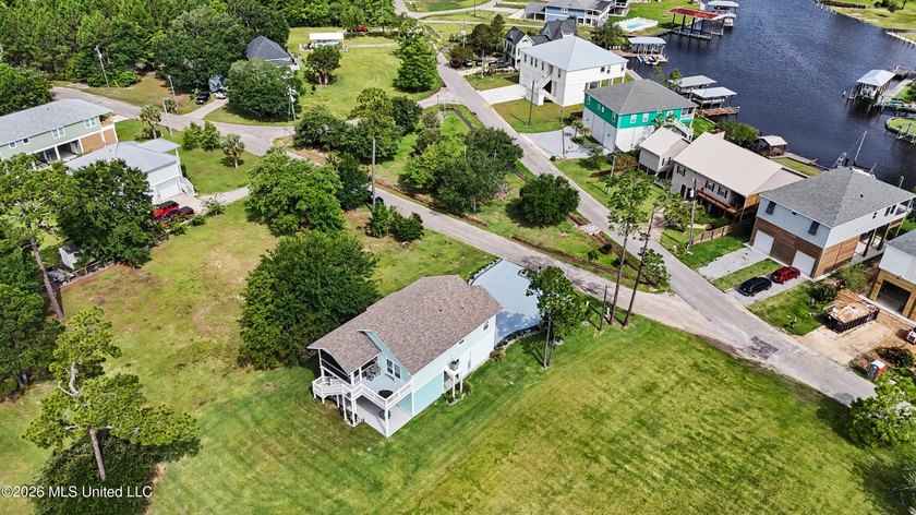 Perfectly positioned along a rare double fairway on the historic - photo 43