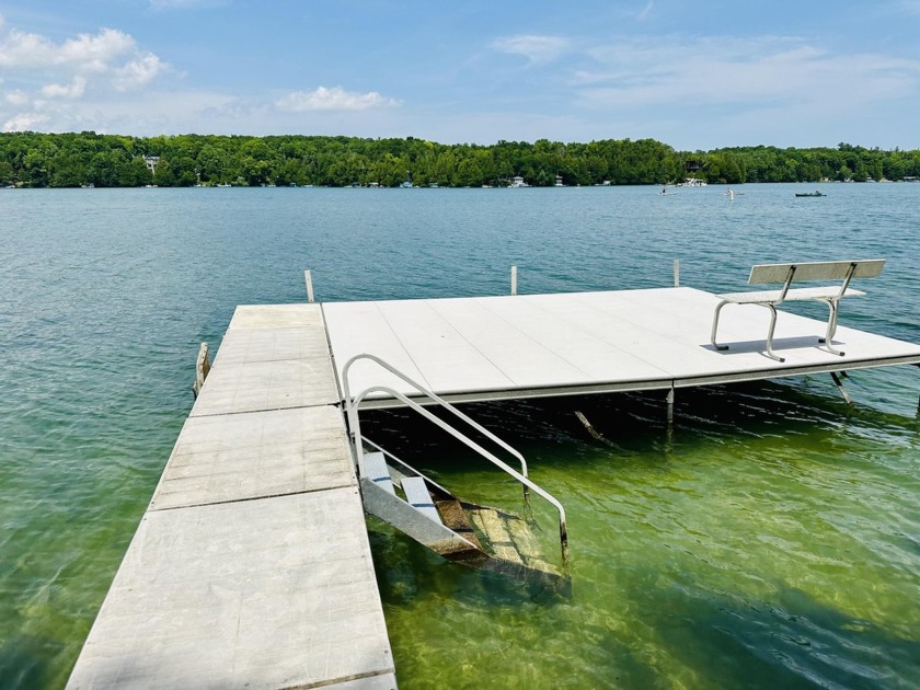 Elkhart Lake home/cottage of your dreams! This sought after lake - photo 2