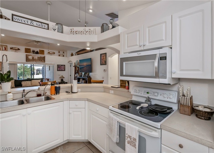 Beautiful Waterfront Duplex - 1,400 Sq Ft Per Side This is your - photo 4
