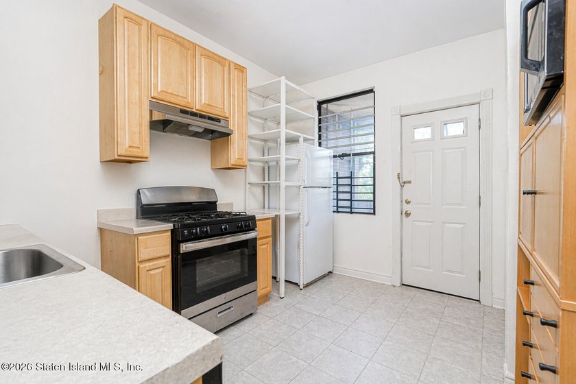 Rare opportunity to own two 2-family semi-attached homes on two - photo 6
