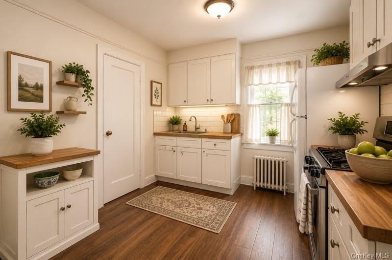 Strong and sturdy detached brick 2-family home in the heart of - photo 10