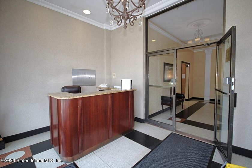 A DECENT SIZE ONE BEDROOM WITH AMPLE CLOSETS FOR THE GREAT PRICE - photo 3