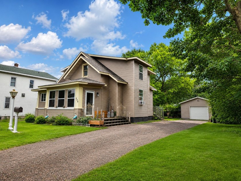 Welcome to this inviting two-story home in Rice Lake! Offering 3 - photo 2