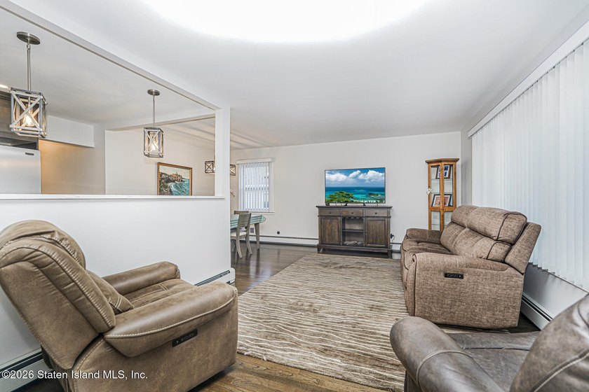Located on a beautiful tree lined street in the heart of Oakwood - photo 4