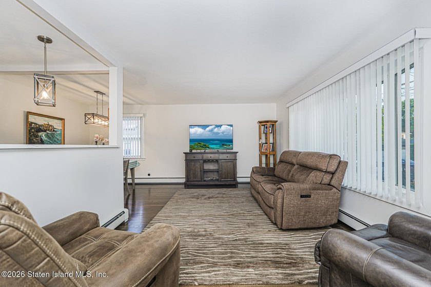Located on a beautiful tree lined street in the heart of Oakwood - photo 5