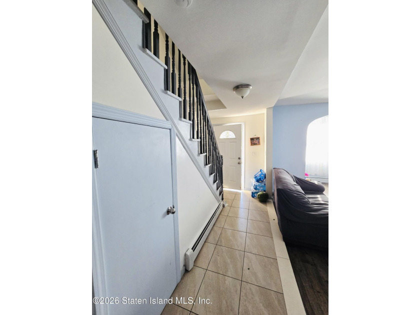 ALL BRICK SINGLE FAMILY 4 BEDROOM, 3 BATHROOM. RENOVATED IN 2021 - photo 3