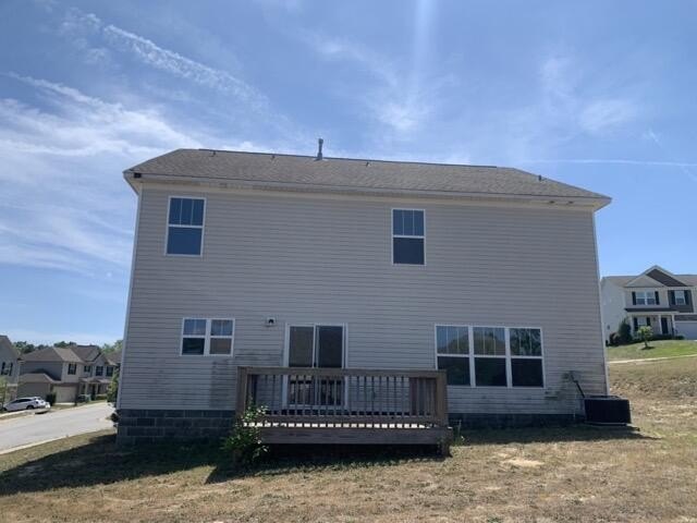 Welcome home to 699 Gladiolus Drive! Nestled on a fantastic 0 - photo 6