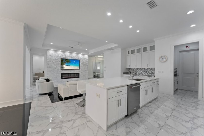 LUXURY WATERFRONT HOME - NO HOA - NEVER FLOODED - NO FLOOD - photo 11