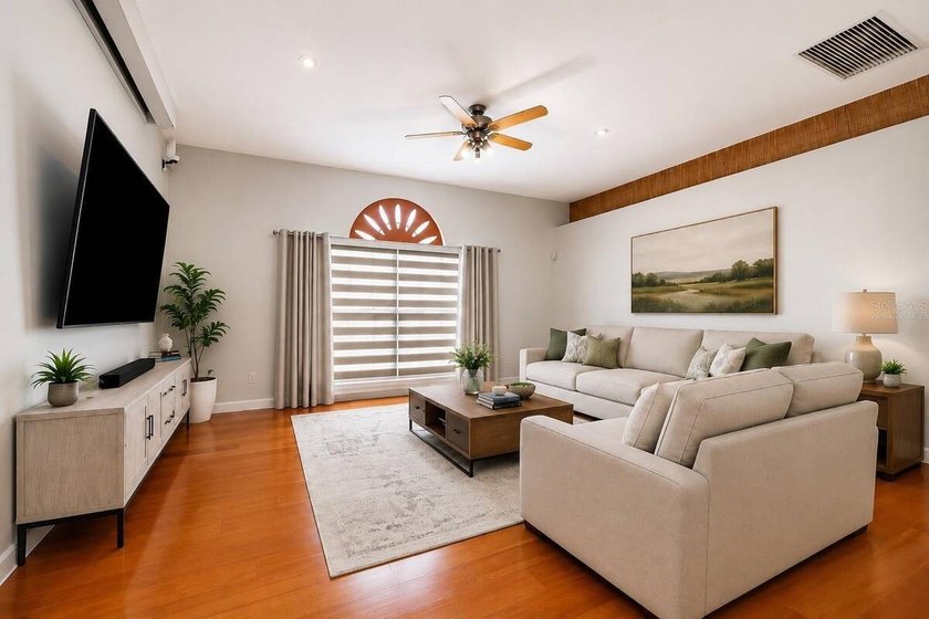 Under contract-accepting backup offers. Welcome to this - photo 12