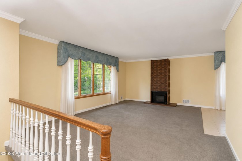Location! Location! Location! Welcome to 799 Davis Avenue, a - photo 4