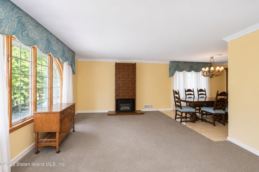 Location! Location! Location! Welcome to 799 Davis Avenue, a - photo 6