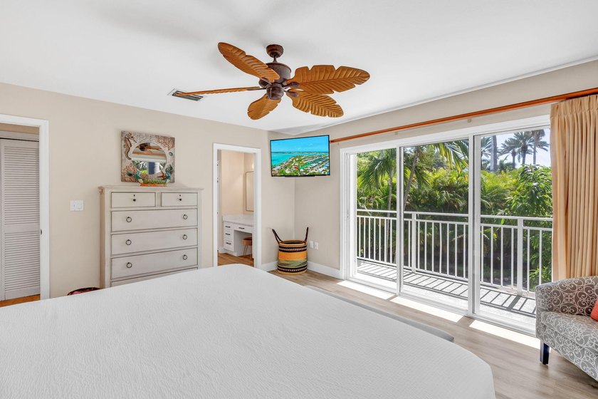 Welcome to modern coastal living in the gem of the Florida Keys - photo 18