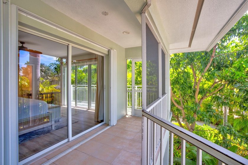 Welcome to modern coastal living in the gem of the Florida Keys - photo 19