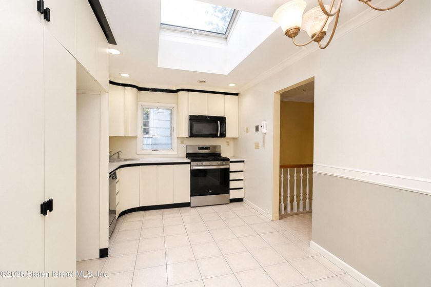 Location! Location! Location! Welcome to 799 Davis Avenue, a - photo 9