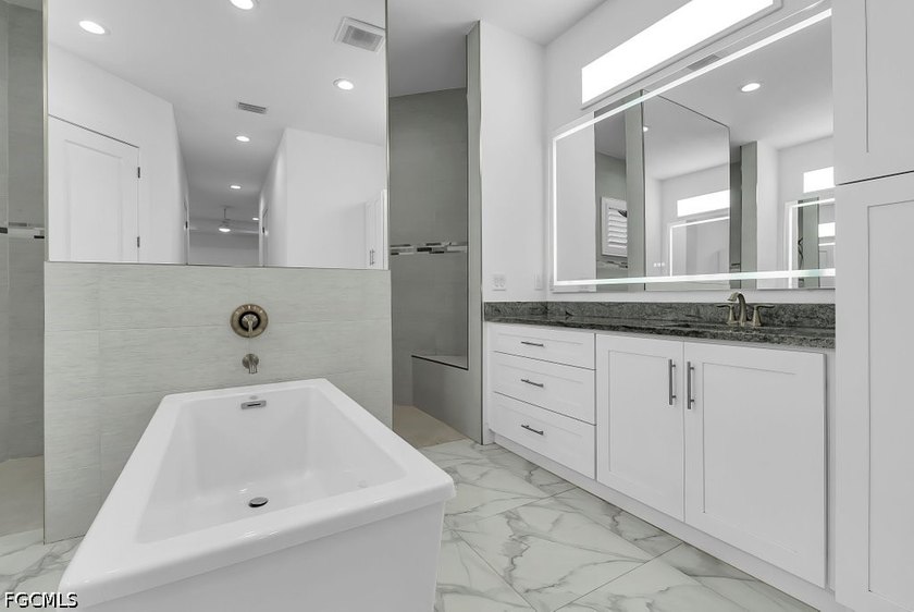 LUXURY WATERFRONT HOME - NO HOA - NEVER FLOODED - NO FLOOD - photo 20