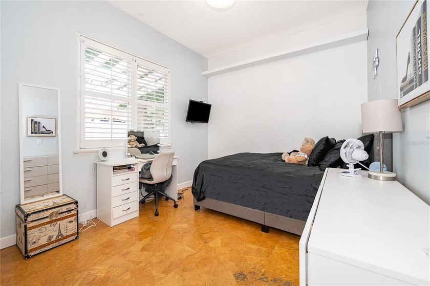 Under contract-accepting backup offers. Welcome to this - photo 24