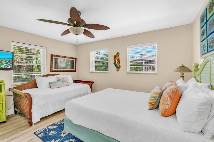 Welcome to modern coastal living in the gem of the Florida Keys - photo 31