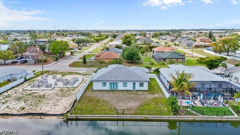 LUXURY WATERFRONT HOME - NO HOA - NEVER FLOODED - NO FLOOD - photo 31