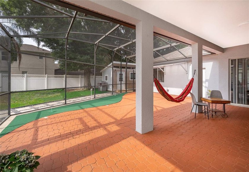 Under contract-accepting backup offers. Welcome to this - photo 33