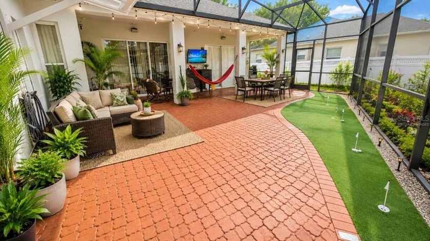 Under contract-accepting backup offers. Welcome to this - photo 34
