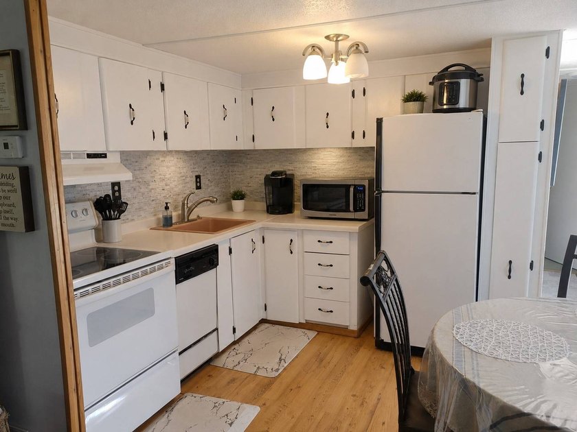 JUST REDUCED $17,000 - MOTIVATED SELLER! Now priced to sell - photo 3