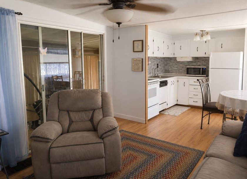 JUST REDUCED $17,000 - MOTIVATED SELLER! Now priced to sell - photo 4