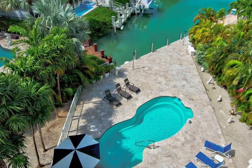 Welcome to modern coastal living in the gem of the Florida Keys - photo 47