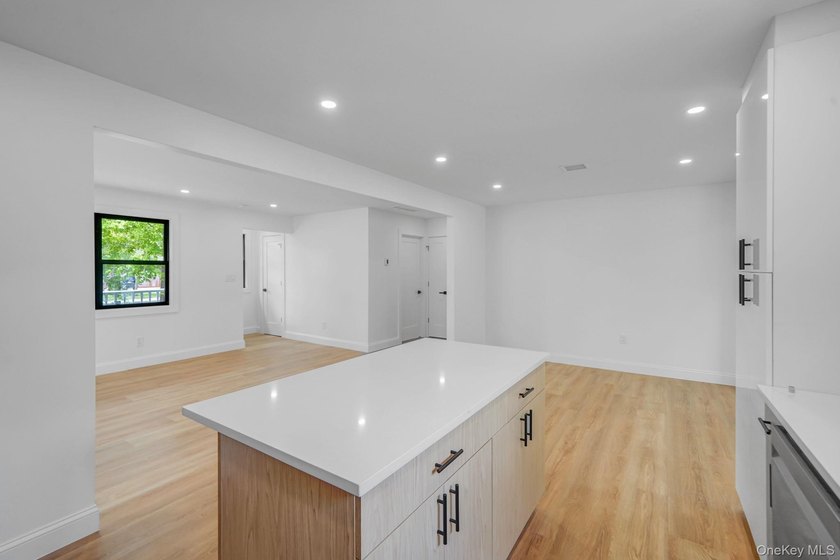 LIVING LUXURY In The Heart Of Center Moriches! This Hamptons - photo 11
