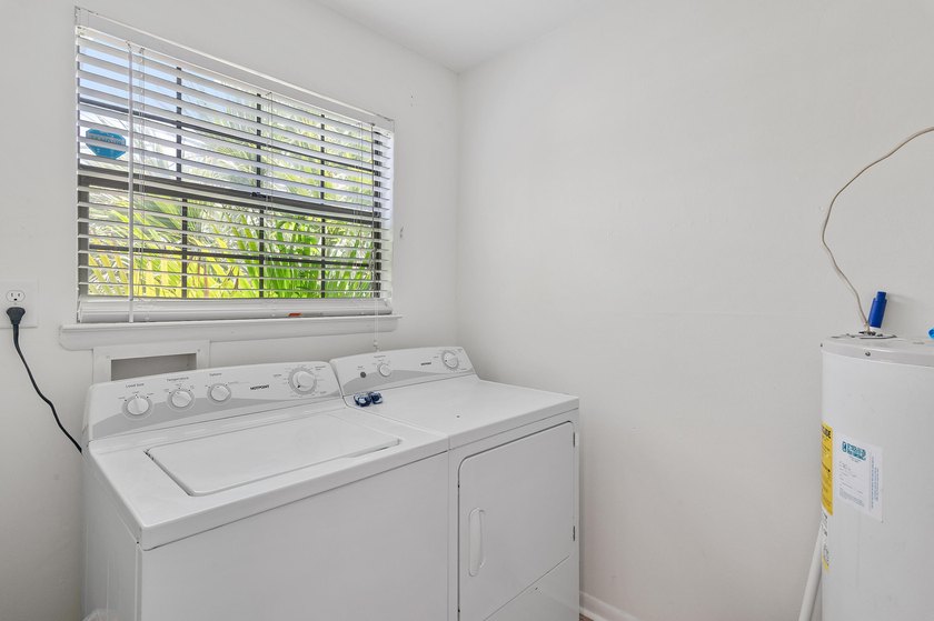 Awesome updated END-UNIT townhome in the heart of Destin with NO - photo 25