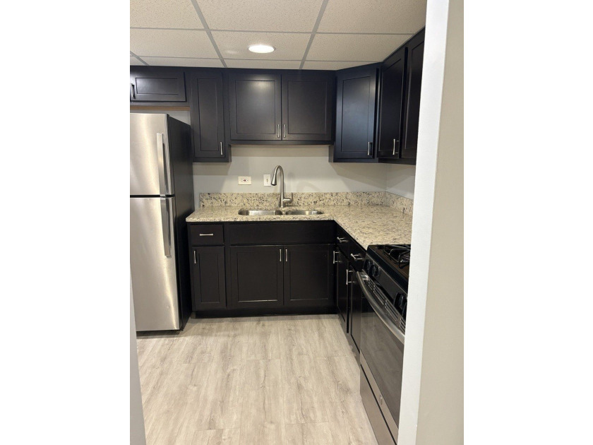 Located in a very well maintained Scarborough Fare Complex - photo 3