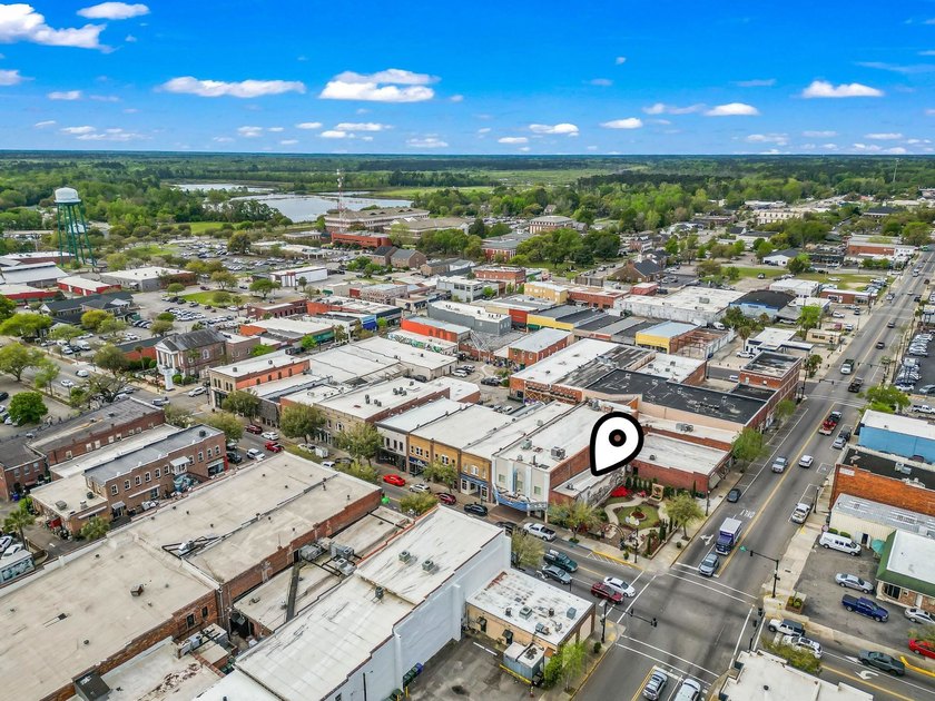Offered for sale turn key building. Purchaser has the option to - photo 7