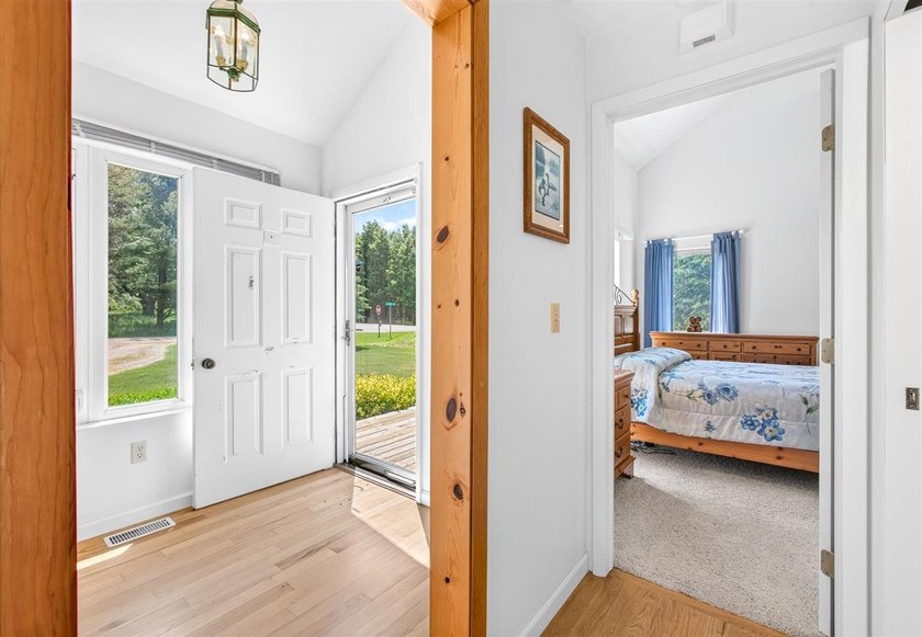 Located just minutes from Lake Michigan public beach, boat - photo 11