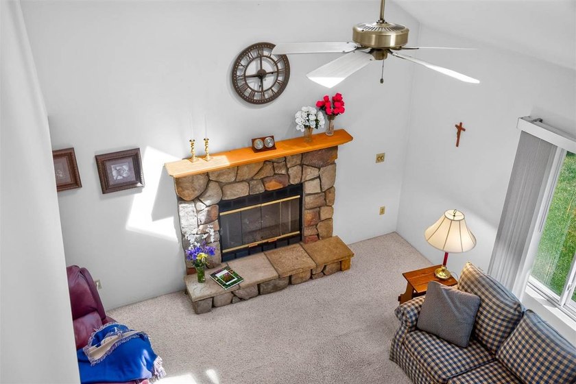 Located just minutes from Lake Michigan public beach, boat - photo 16