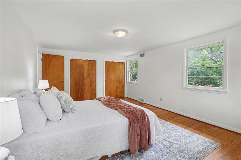 This beautifully maintained 3-bedroom Colonial offers timeless - photo 17