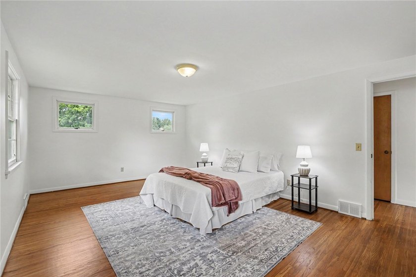 This beautifully maintained 3-bedroom Colonial offers timeless - photo 18