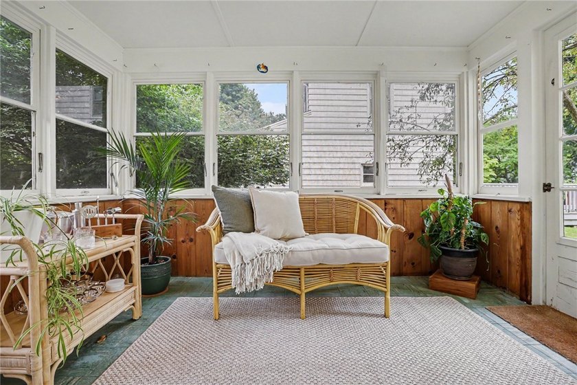 This beautifully maintained 3-bedroom Colonial offers timeless - photo 24