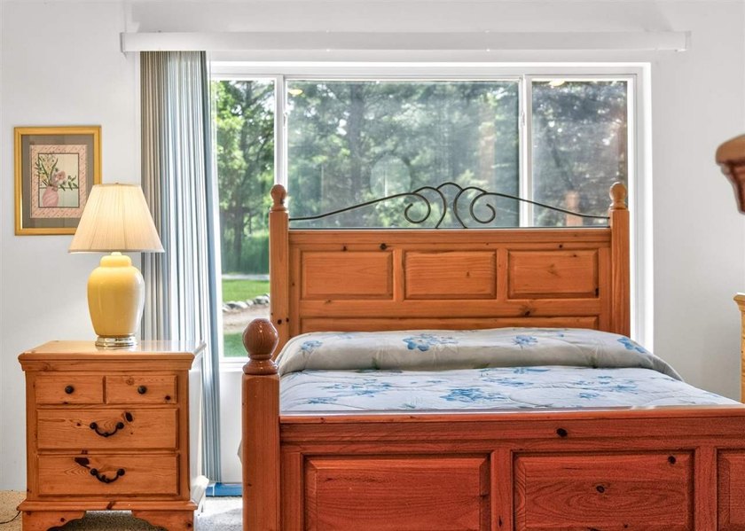 Located just minutes from Lake Michigan public beach, boat - photo 34