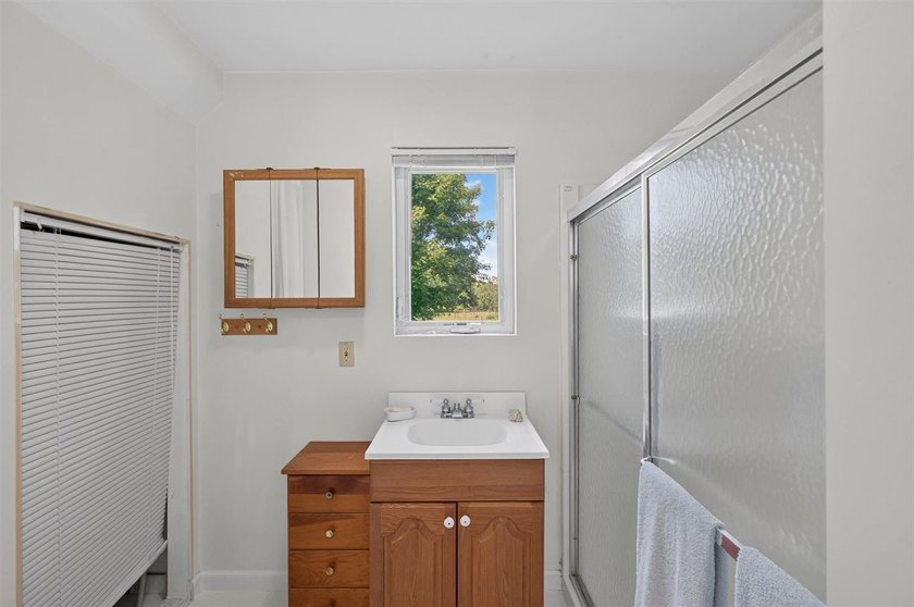 Located just minutes from Lake Michigan public beach, boat - photo 35