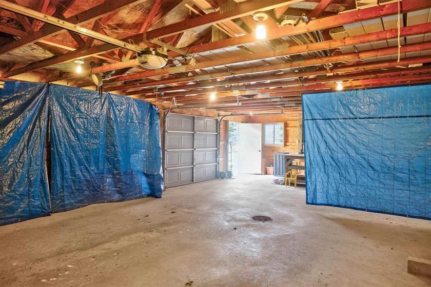 Located just minutes from Lake Michigan public beach, boat - photo 50