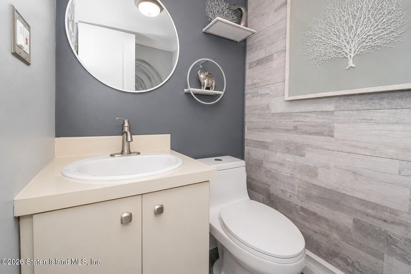 Welcome to 34 Darnell Lane, a well maintained versatile 2 family - photo 8