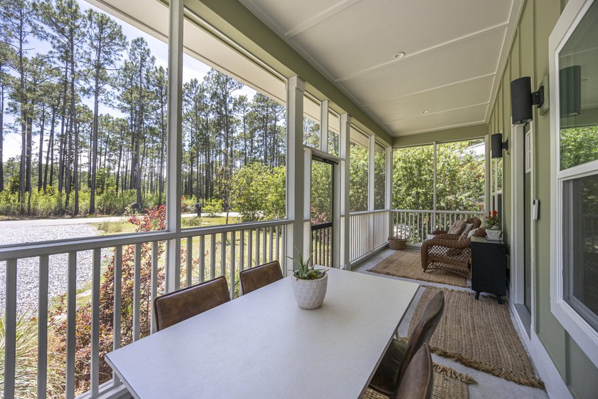 Custom built 3-bedroom Florida cottage with a metal roof, modern - photo 5
