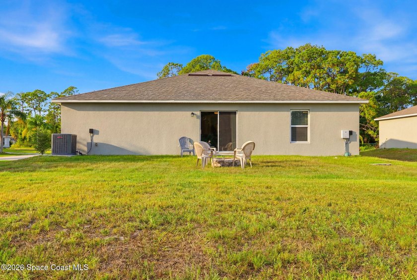 Welcome home to this beautifully designed 4 bedroom, 2 bathroom - photo 32