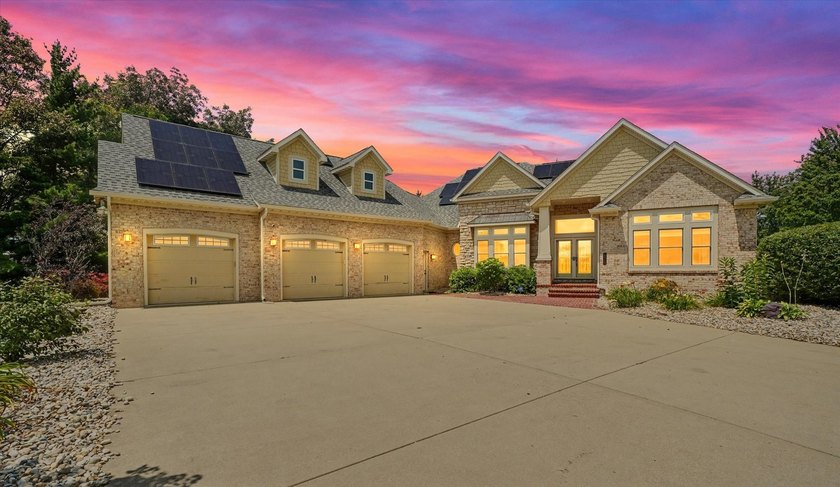 Luxury, Scale, and Energy Independence Meet in This Decatur, IL - photo 3