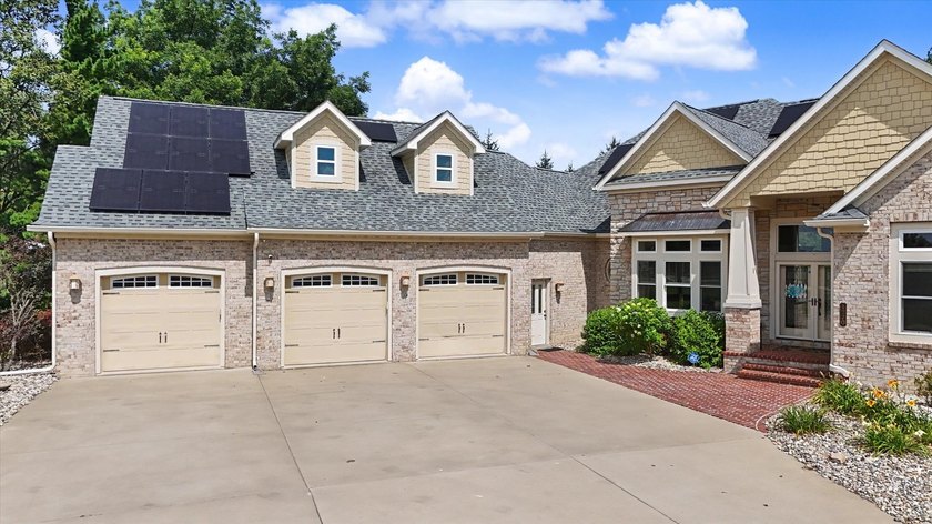 Luxury, Scale, and Energy Independence Meet in This Decatur, IL - photo 5